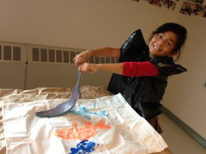 Flossie enjoys the Japanese art of fish printing 